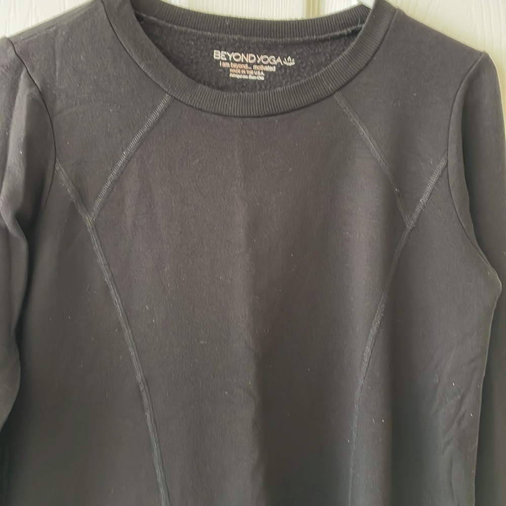 Beyond Yoga pullover - Picture 2 of 7